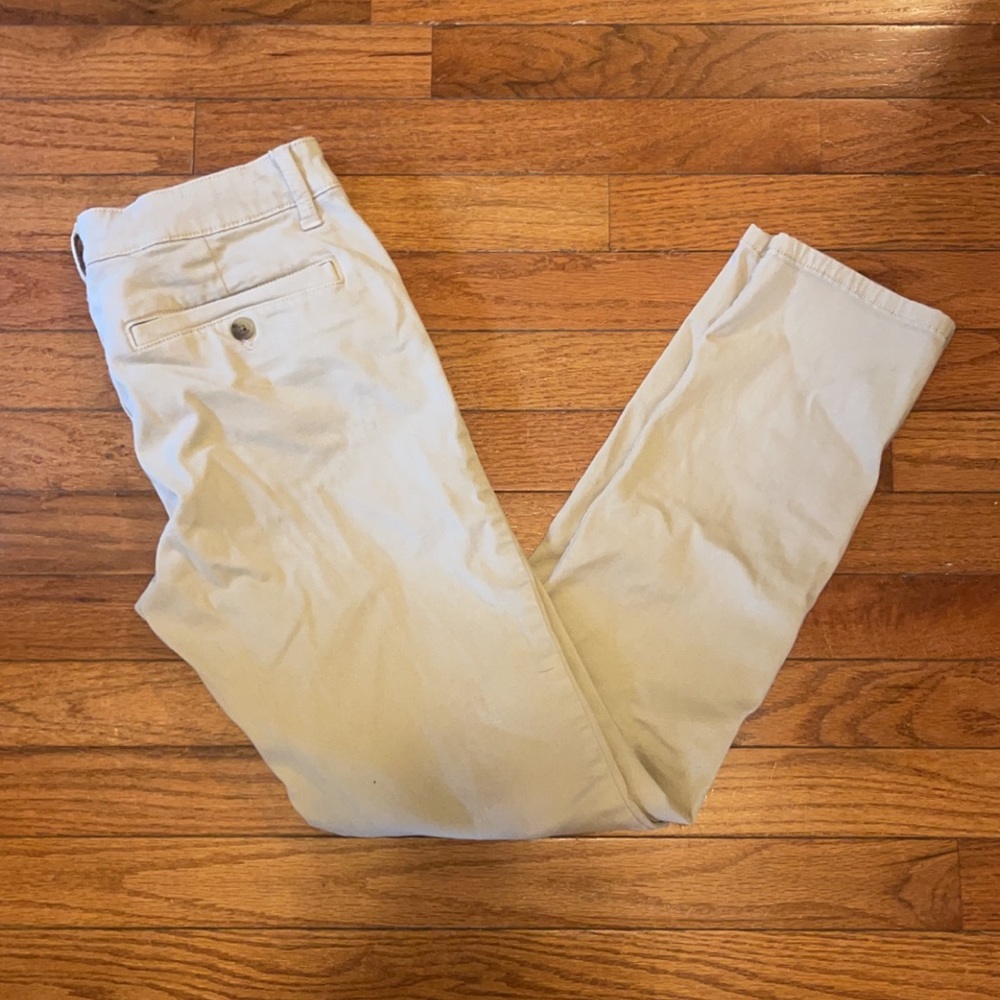 NWOT Women’s American Eagle Khakis sz 10 Short